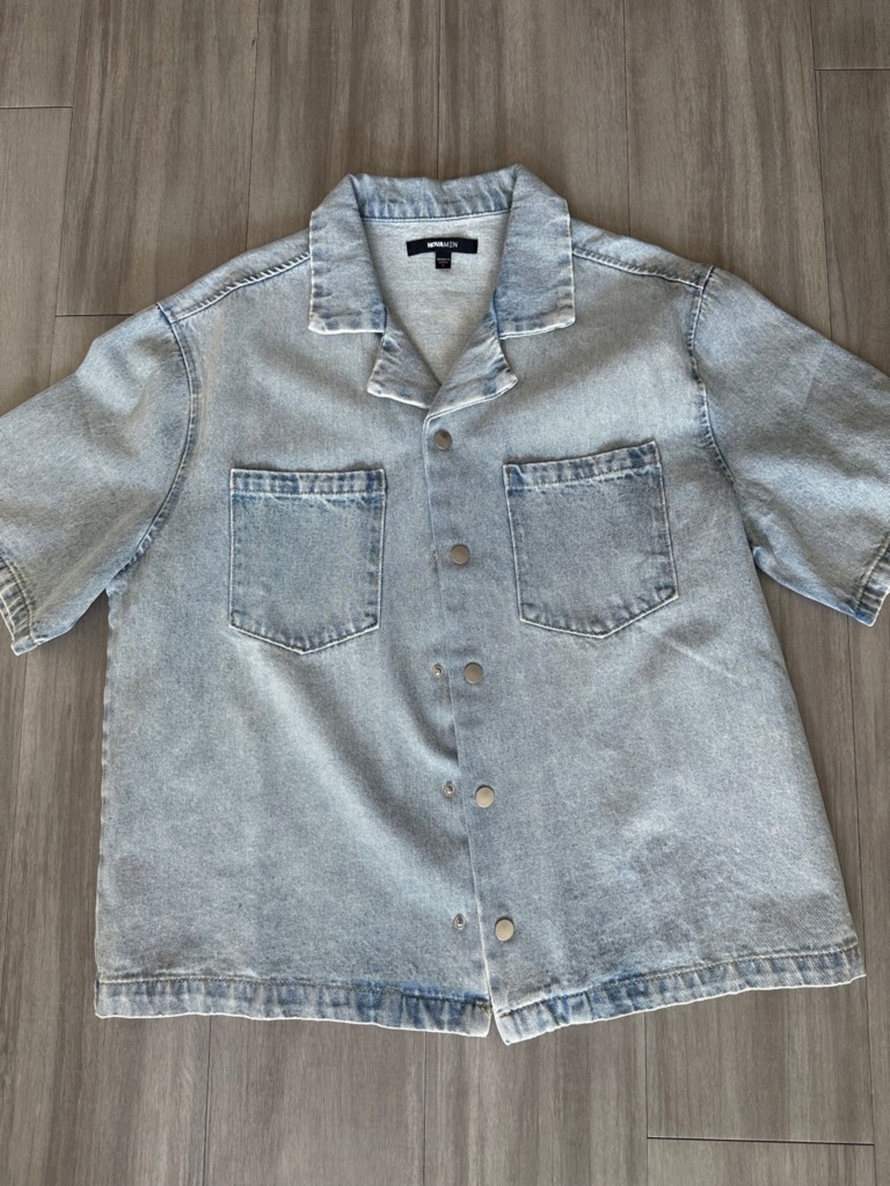 Light Wash Short Sleeve Denim Shirt - Button Front (Large)